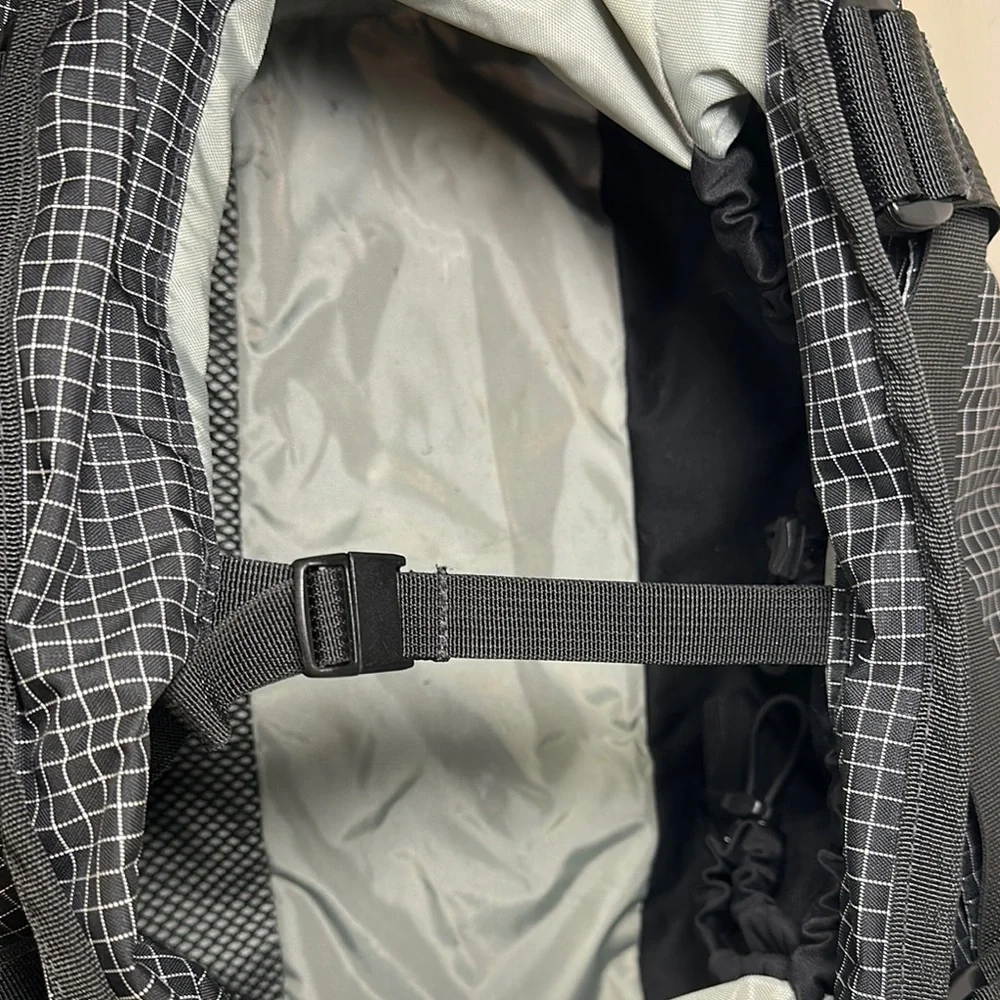 Reebok Black Grid Pattern Gym Duffel Bag Yoga Travel Tote 16x12‎